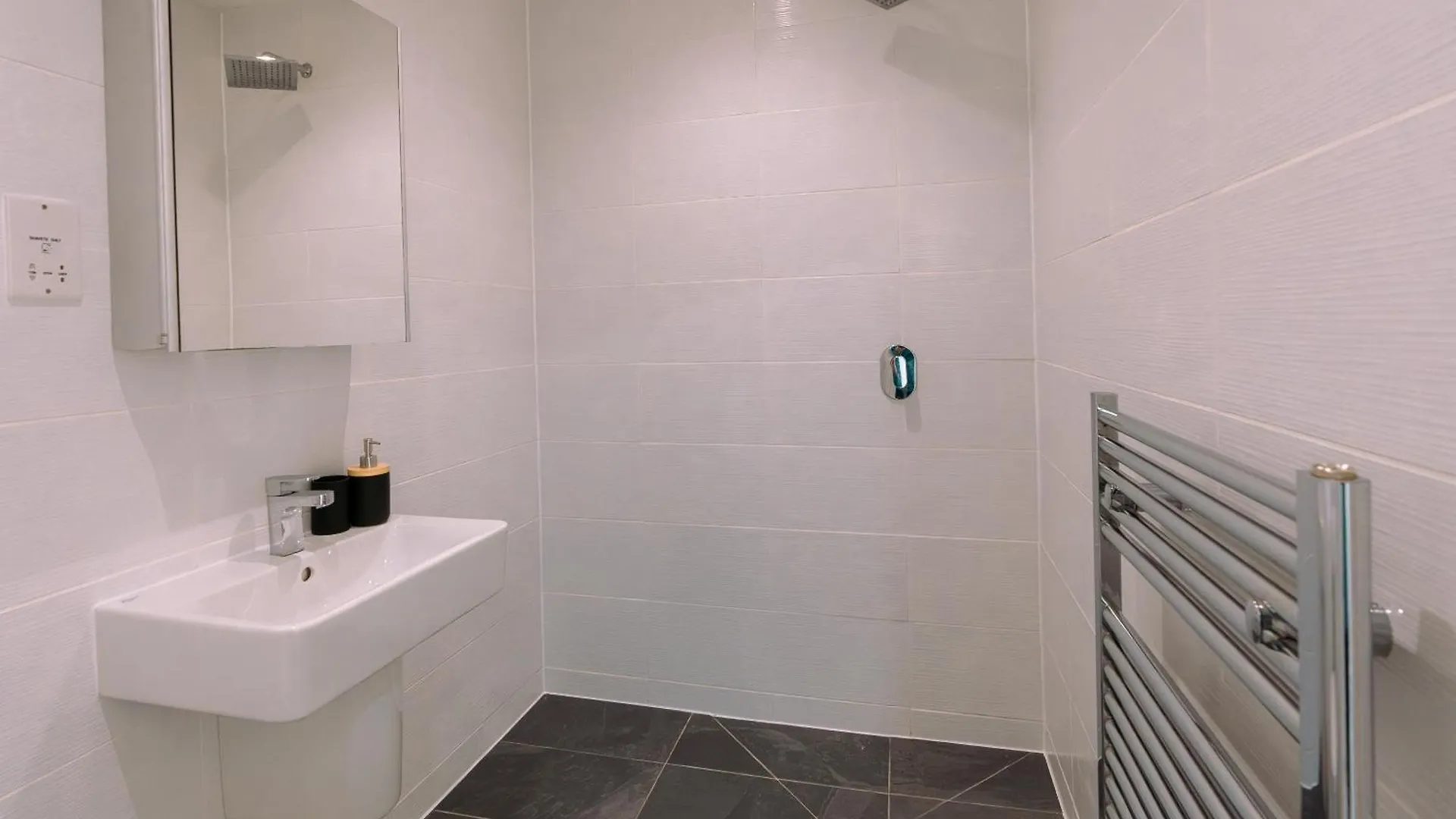 Modern City Centre Apartment Exeter