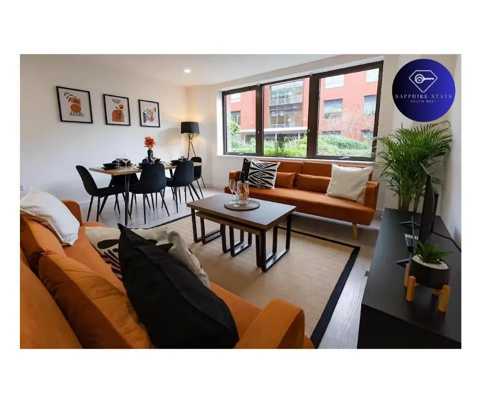 Modern City Centre Apartment Exeter